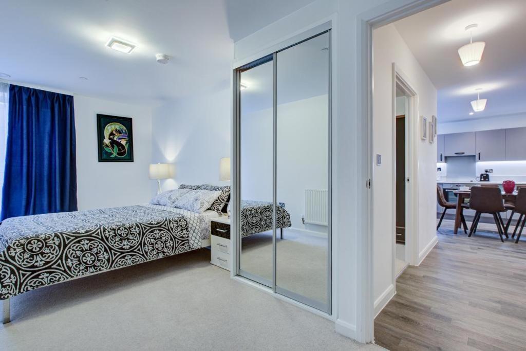 Luxury 2 Bed Flat In A New Block In East Acton Lägenhet London Exteriör bild