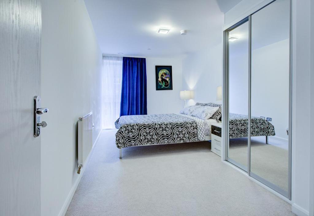 Luxury 2 Bed Flat In A New Block In East Acton Lägenhet London Exteriör bild